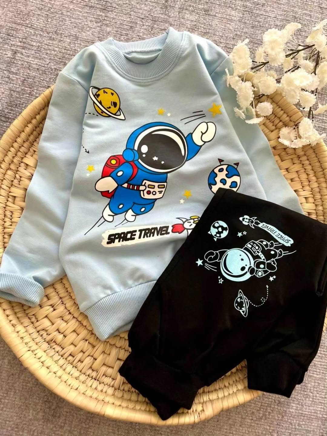 ست بلوز شلوار بچه‌گانه طرح فضانورد